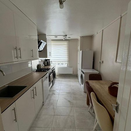 Flat, Apartment In Haggerston N1, Central Лондон Екстериор снимка