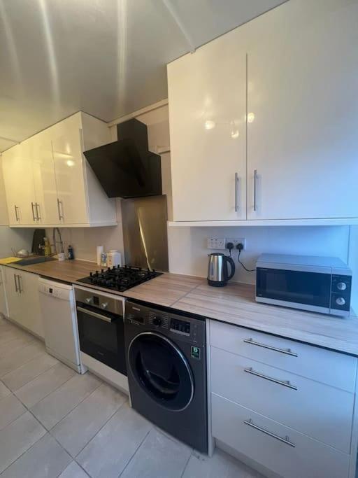 Flat, Apartment In Haggerston N1, Central Лондон Екстериор снимка